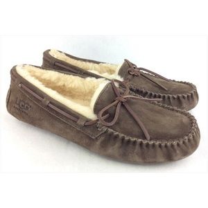 UGG - DAKOTA SLIPPER MOCCASINS